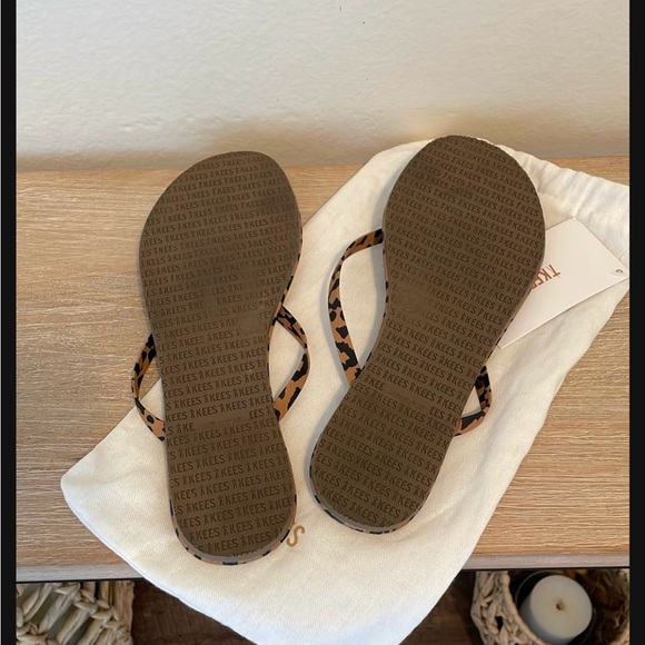 TKEES Leopard Print Sandals - Tan and Black - Picture 3 of 4